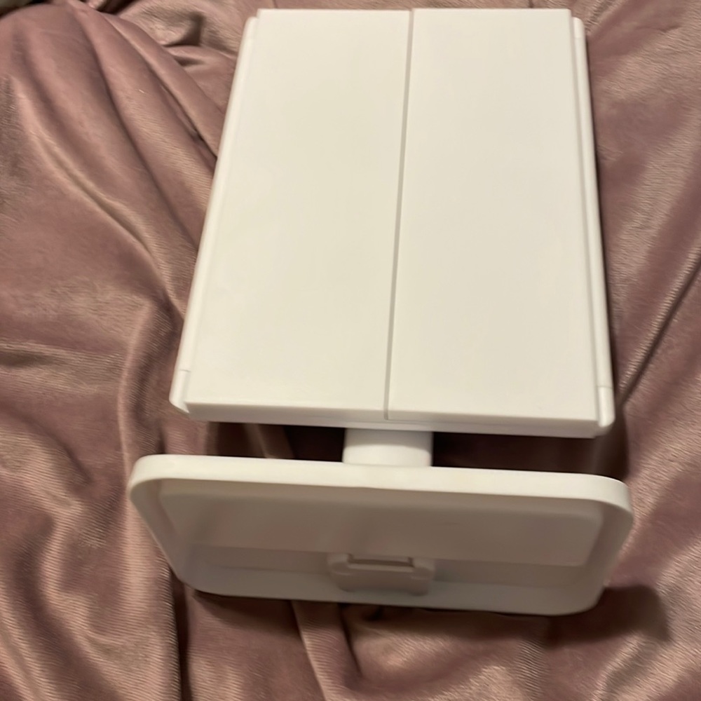 Makeup mirror on stand and light